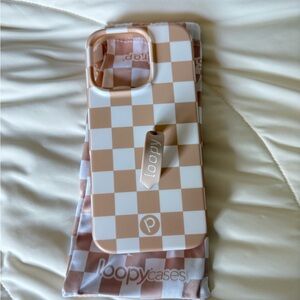 Loopy Case Sand dollar Checkered Phone Case - Tan and White. iPhone 16 pro LEFTY